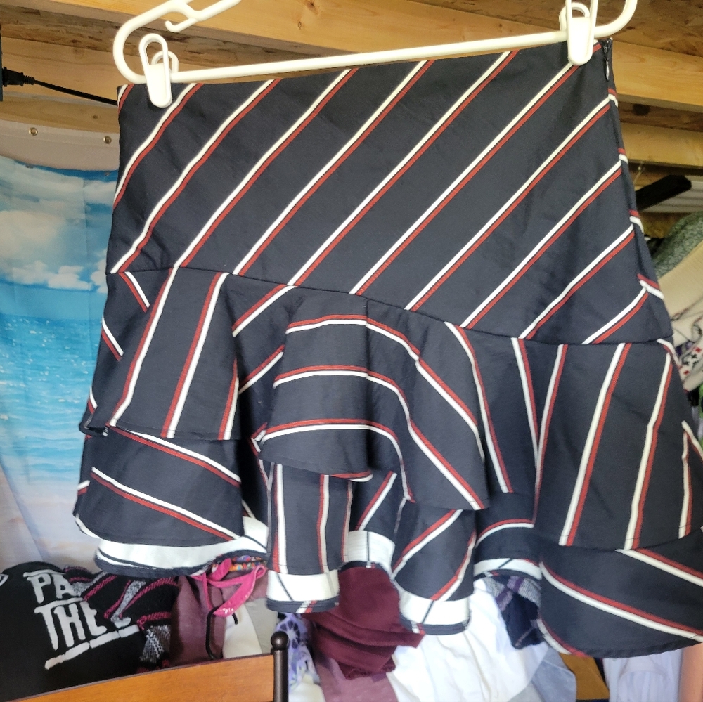 Express NWT Asymmetrical Ruffle Mini Skirt Navy Stripes Size 8 Petite